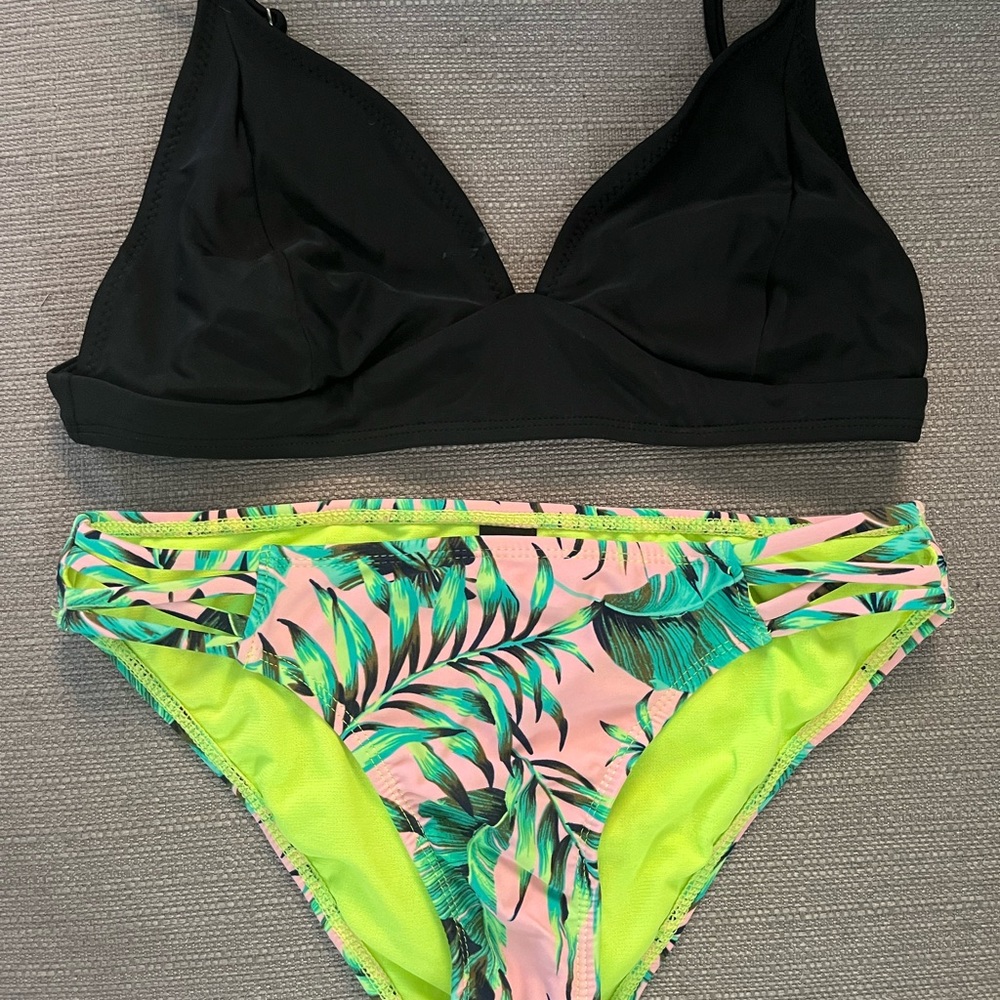 Bikini Set 🍃 - Picture 2 of 2